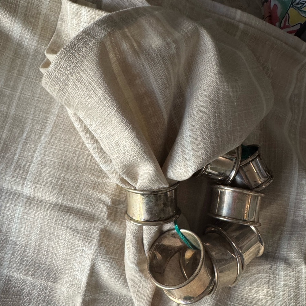 Set of 8 Vintage Mid-Century Silver Plate Napkin Rings